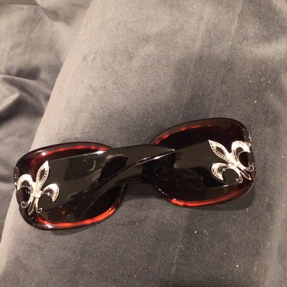 Italian Design Black (Animal Print on the Inside)